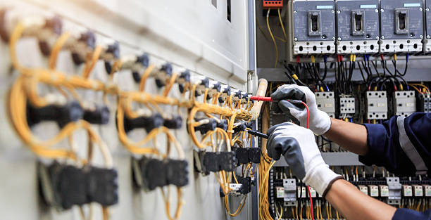Professional Electrician technician working in Bay St. Louis, MS